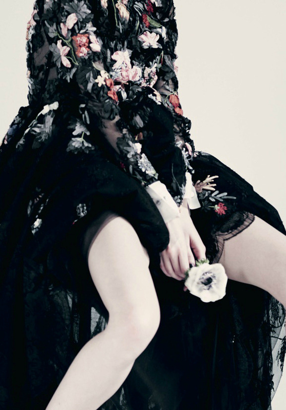 virare:  Modern Life Is Rubbish Marie Piovesan by Paolo Roversi for Dazed and Confused