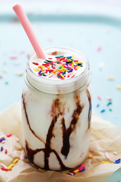 do-not-touch-my-food:    Cake Batter Smoothie