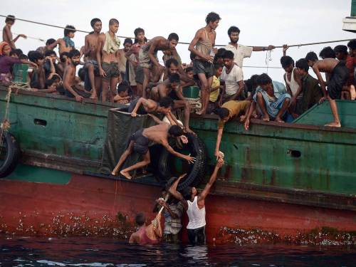 androphilia:  Myanmar Muslim migrants abandoned at sea have been ‘drinking their own urine’ to survive after Thailand refuses boat entry | The IndependentMyanmar migrants left abandoned at sea after being refused entry to Thailand have been forced