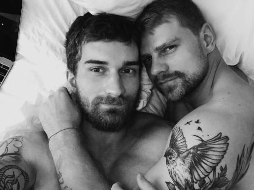 malefeed:   abramov_lex: Lazy Day…🐻❤️🐻🏡🇺🇸 [x] #abramov_lex tumblr 