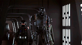 peter-quills:Why does she get a blaster and I don’t?