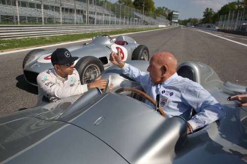 hotrodzandpinups:  Sir Sterling Moss and Lewis Hamilton at Monza with two classic Mercedes the W196R and the 300 SLR 722.