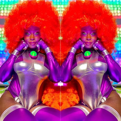 Her colors turns my face purple  #starfire #starfirecosplay #dccomics #dcuniverse #dccosplay  https:
