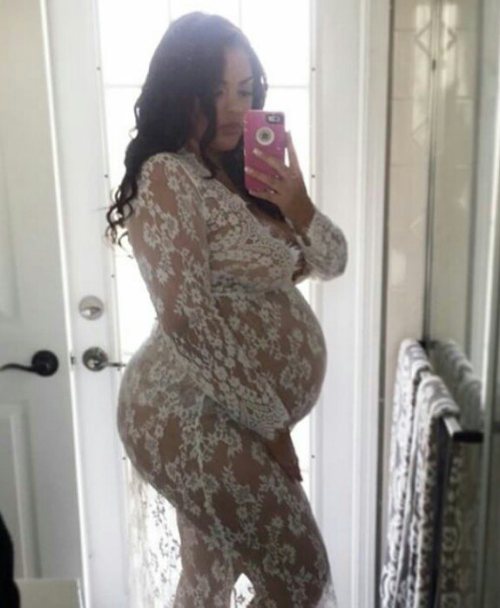 maternityfashionlooks:  @melikathegreat  @melikathegreat  @melikathegreat 