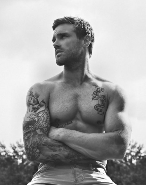 tripleaaze:  Nick Youngquest by @brianjamie   