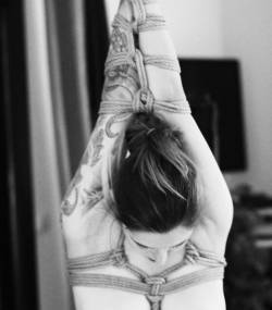 ginger-peppertattoo:  Petit souvenir de ma séance avec faust … envie de retester le shibari 😦 #kinbaku #shibari #tattoogirl #inked #tattoo#tatouage #gingerpepper