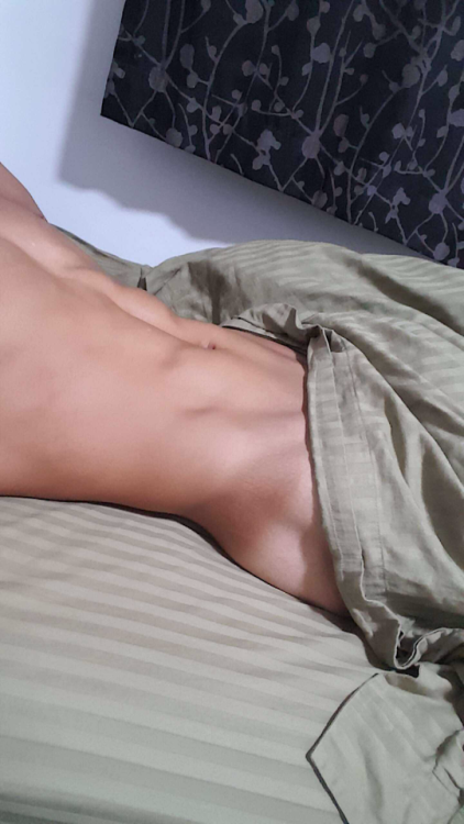 leakedsgboysv2: He can flex for days and is smart enough to not send nudes. What a stud. Keep reblogging guys ;)   Submit: leakedsgboys@gmail.comDonate (OPTIONAL): paypal.me/leakedsgboys2  