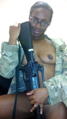 curtflirt509:I love a woman in uniform!!!