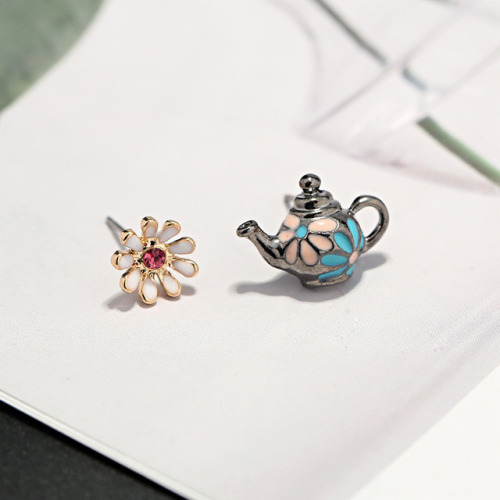 totohru: Sweet Ear Stud Earrings    |  Discount code “happy15”