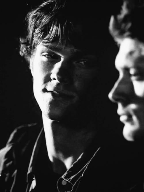 redmyeyes: “Brothers” for #spnnostalgia week #how to look at your brother (25/?) || 1.02, “Wendigo” 