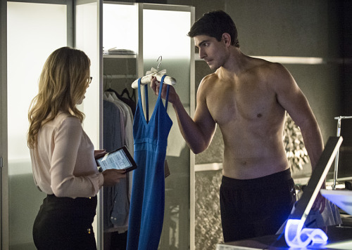 charlotte-90:Stills for Arrow 3x07 “Draw back your bow”I’m a little shocked, but I just realized how