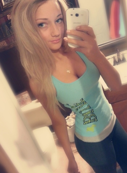 hot-cam-women:  Damn princess you are damn fit xxx