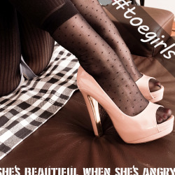 toegirls:  she’s beautiful when she’s angry 