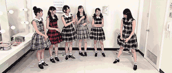 akanbe46:  Rena: Aren’t we doing “the other” intro…. not? （ノ∀`）タハー