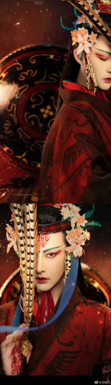 hanfugallery:chinese hanfu inspired by 巫wu (witchery in ancient china) of chu civilization| photo by