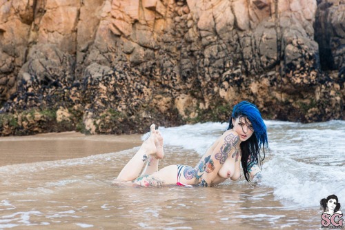 past-her-eyes:  Riae Suicide riae.suicidegirls.com psychotic-riaeaction suicidegirls sg-babes Link to South African SuicideGirls 