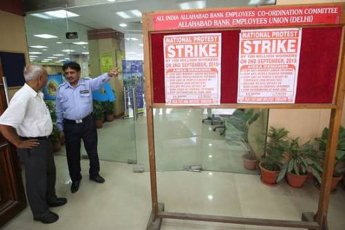 fuckyeahmarxismleninism:Scenes from India’s massive general strike on September 2, 2015Yesterday 150
