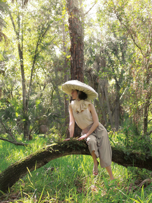 Absolutely in love with these shots of my good friend modeling a Parasol Mushroom costume I made to 