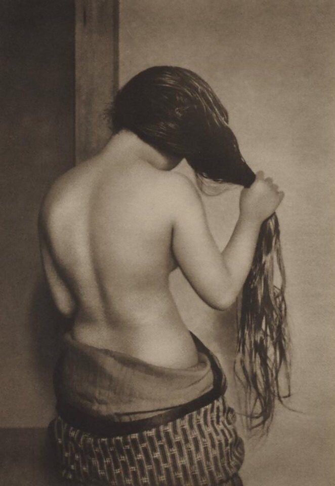 x-heesy:Yasuzō Nojima (1889-1964) is a Japanese photographer, especially well-known