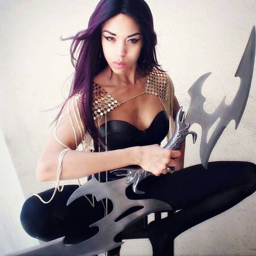 :@madisonxalexandra #BabesNBlades #BadassBabes DM for feature &ldquo;Love this monster . More Bat'le