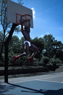 babtoufanfan:  intheeyesofscottie:  Preview Of My Shoot With DEWAYNE 📷👟✈️  Beautiful