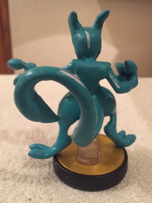 Giegue from Mother Mewtwo Amiibo with green stuff and Citadel paint! This is perhaps one of my favor