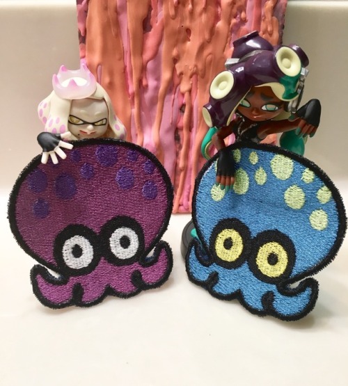 jimmymonet:In honor of the Splatfest, I made Inkling & Octoling patches!  There’s 5 different co