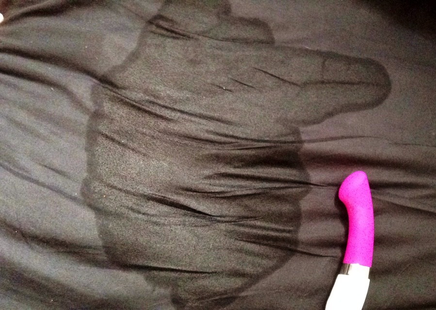 daintydirtydamsel:  alphapvssy:  This little mutt finally got her new toy *wags*