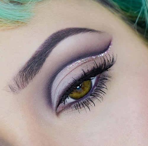 beautysaurusmakeup:honeylatinx:ig: ahitsrosaFun and beautiful eyeshadow/eyeliner inspirations.