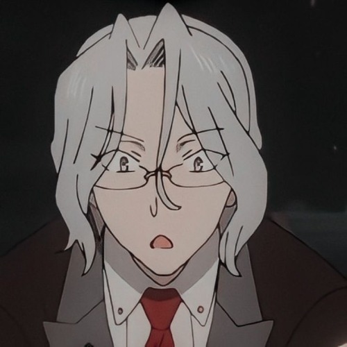 Silly White Haired Vampire Men >>>