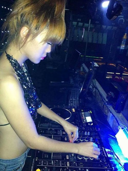 Porn Sexy Vietnamese DJ Trang Chip photos
