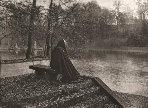 the-sublime-and-bizarre:Automne-Robert Demachy,1899.