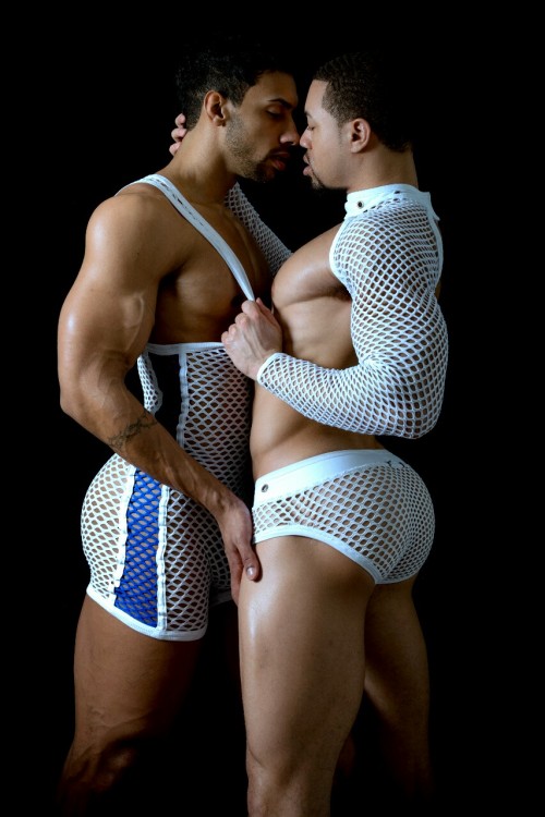 dominicanblackboy:  Gay Love featuring Steve and Jay Alexander sexy asses!😍