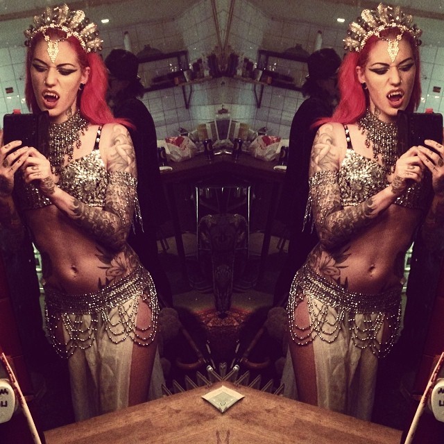 cervenafox:  About to go on stage ✨ #queenofthedamned #vampire #cervenafox #goreburlesque