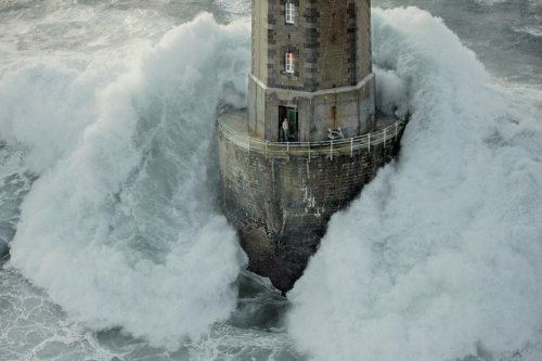 marthajefferson: Lighthouse and its keeper, by Jean Guichard In 1989 a tempest raged for days on the