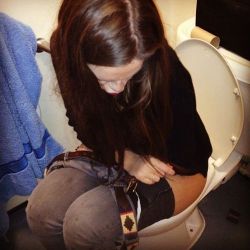 dimitrivegas:  Toilet girl 