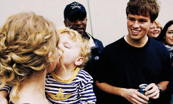 tyalorswift:  This is so precious.   