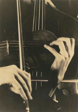 varietas:  Margaret Bourke-White: Hands Playing Violin and Cello, 1930s