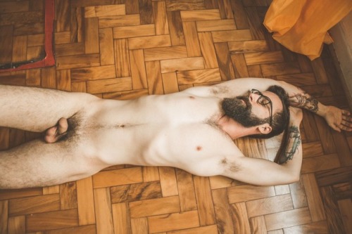 kinky-beards:  hiphipturra:Para a NUDUS (@nudusmagazine), por @andreccarlos 🔘The Kinkyest choice of Bearded men 🔞>13KBeards>12KBeardAddicts 