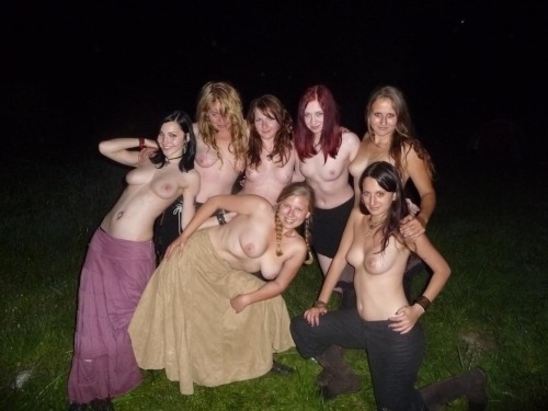 allwomenarebeautifulblog:  topless girl group - difficult to choose a favourite, they are all beautiful.  You’re so right @allwomenarebeautiful-blog but if I had to choose; it’s gotta be the two in front wearing the skirts. The brunette on