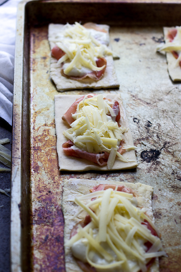 foodffs:  Croque Monsieur Pop TartsReally nice recipes. Every hour.Show me what you