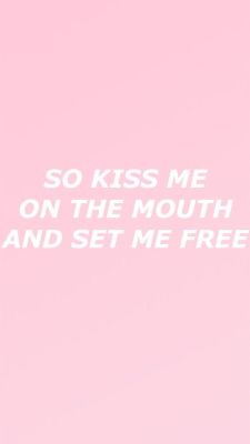 pastelpinkpapers:Bite// Troye Sivan