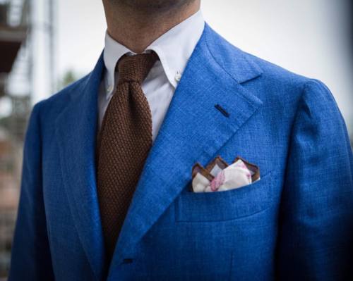 Bespoke sport coat by @sartoria_dalcuore / tie by @calabrese1924 and PS by @drakesdiary - #wiwt #loo