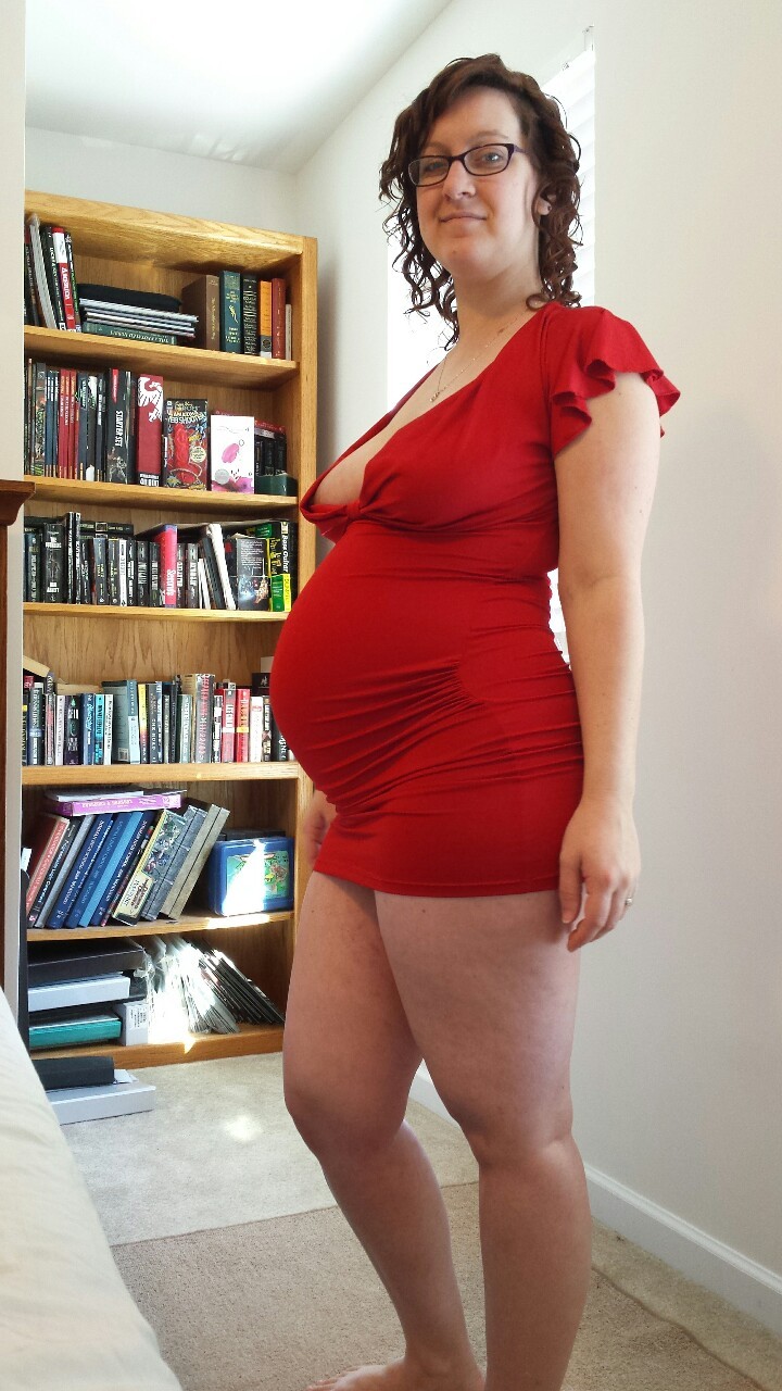nerdynympho87:Just trying on an old club dress. Not quite the same effect… But