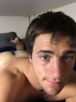 straightsleepover:  I’d never go to sleep if I found him in my bed