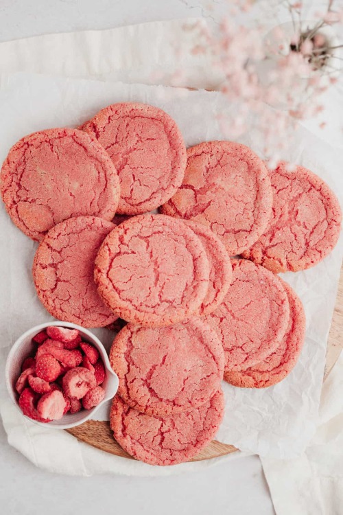 fullcravings:  Pink Sugar Cookies