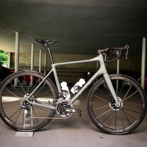 collectifparleecycles: I’ll just leave that here. @velosmith (à Velosmith Bicycle Studio)