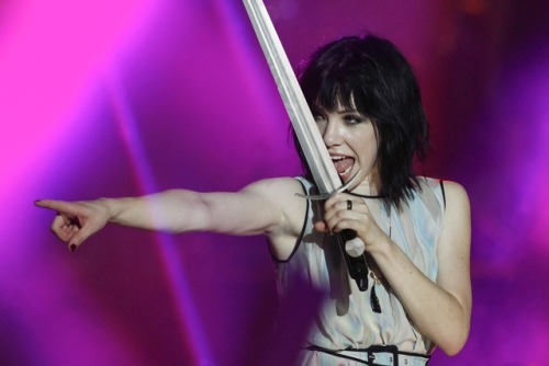 dreamofhircine: Carly Rae Jepsen getting ready to Cut To The Feeling with her 12th century broadswor