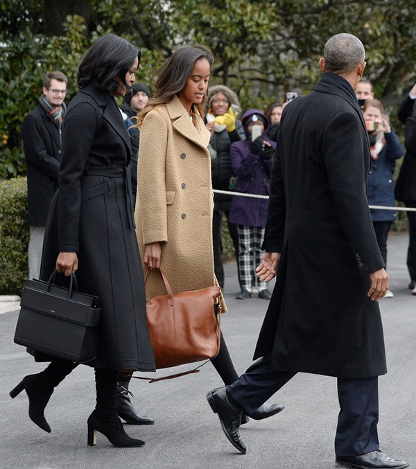 lebritanyarmor:  chanpears:  accras:President Obama with First Lady Michelle Obama