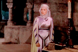 hamiltonhell:Olivia De Havilland’s costumes as Maid Marian in The Adventures of Robin Hood (1938)